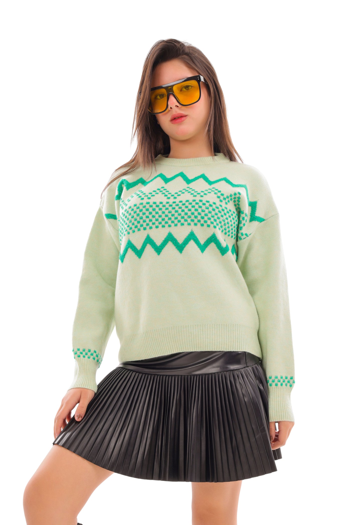 Girls' knitted sweater with a geometric pattern (384)
