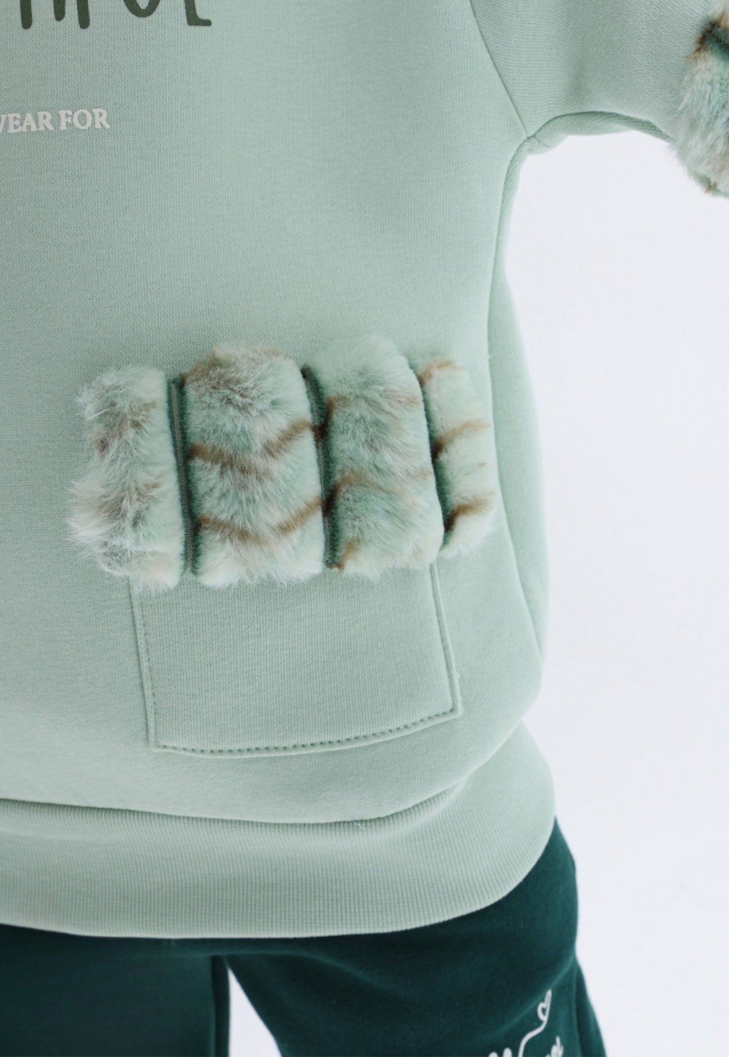 Girls' printed pajamas with a unique design, two pieces (816)