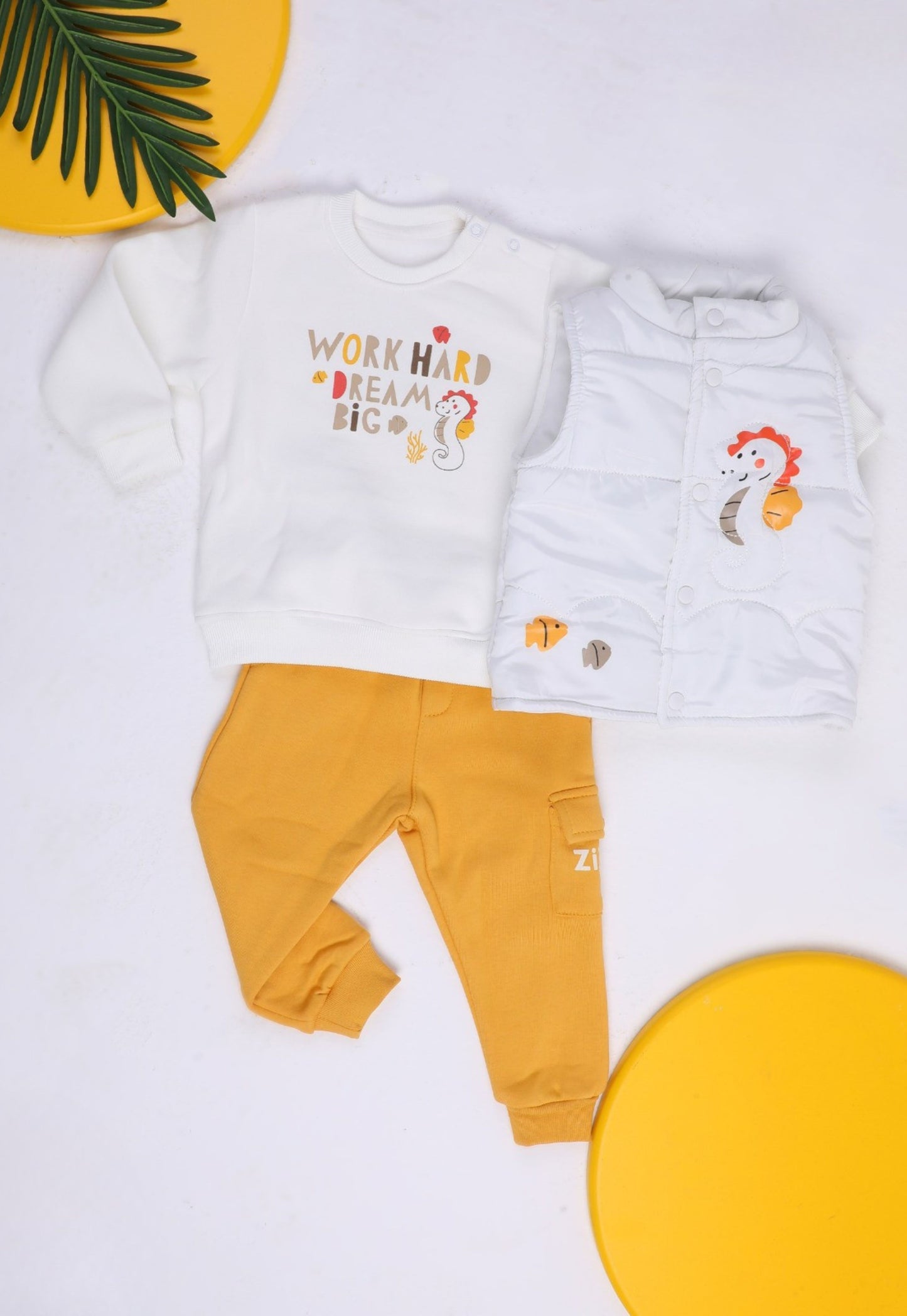 Boys' winter tracksuit, 3 pieces (1050)